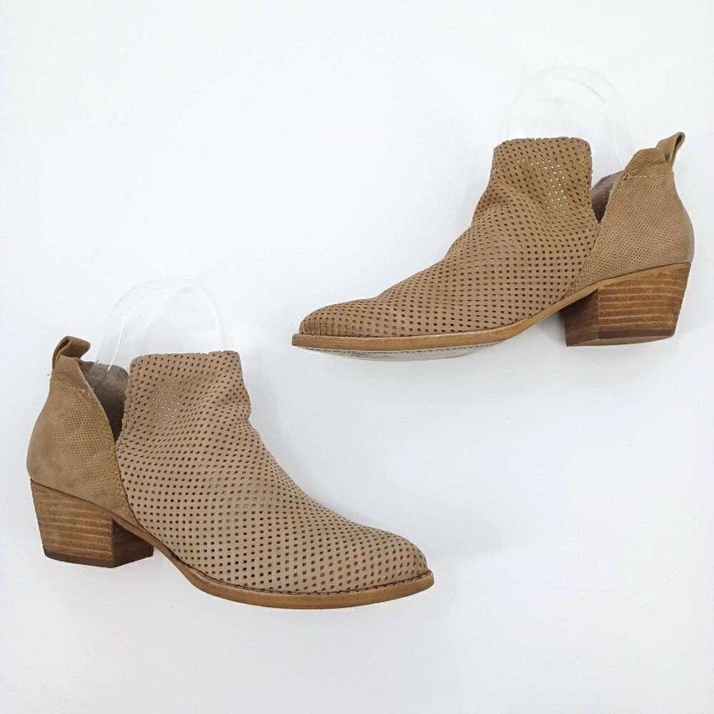 Dolce Vita Sher Perforated Ankle Booties Taupe Brown Women's 7 Leather Boho - Picture 2 of 10